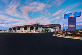 Отель Motel 6 Burlington  Берлингтон